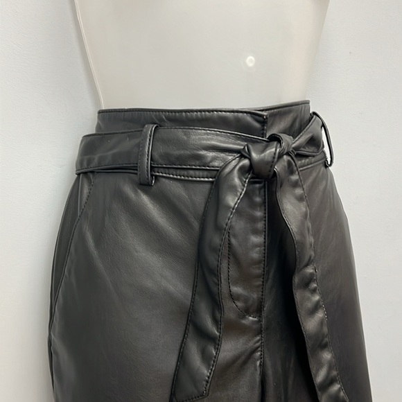 Loft High Rise Soft Faux Leather Belted Pants Size 2 - Picture 10 of 13